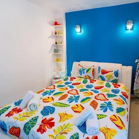 Apartment Colorful Navodari
