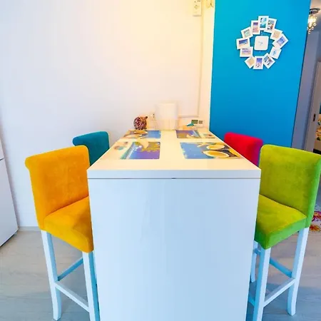 Colorful Apartment Navodari